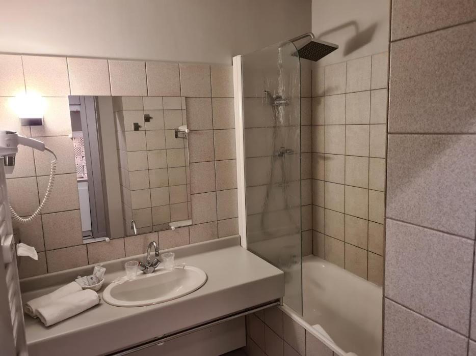 Garabit Hotel Anglards-de-Saint-Flour Kültér fotó
