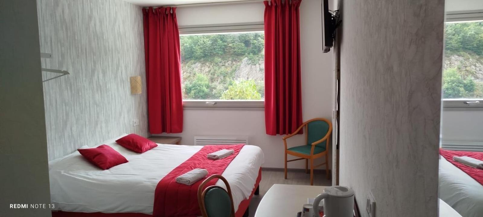 Garabit Hotel Anglards-de-Saint-Flour Kültér fotó